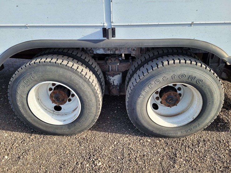 2013-international-harvester-sx525-truck-bucket-truck-image-23