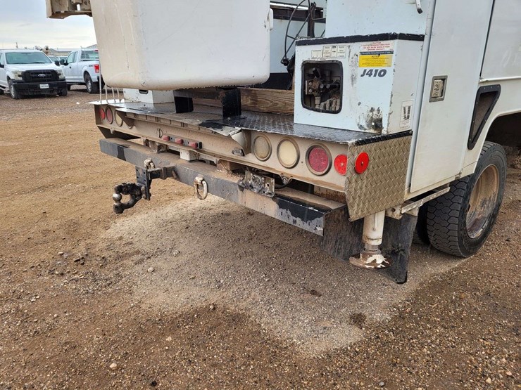 2014-ram-5500-chassis-regular-cab-2d-bucket-truck-image-6