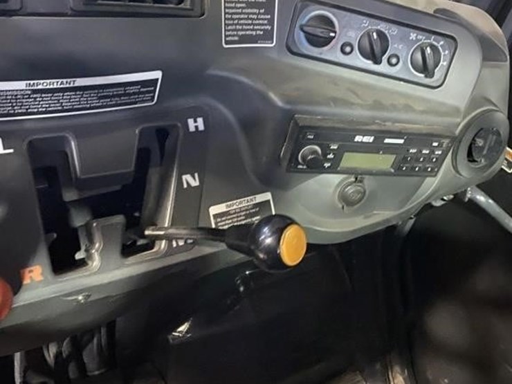 kubota-diesel-582-hours-side-by-side-image-7