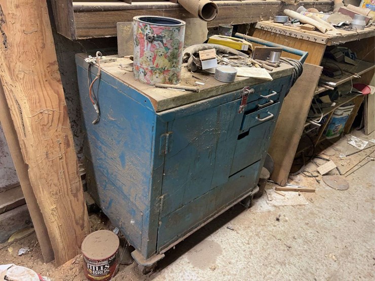 contents-of-wood-working-room-image-23