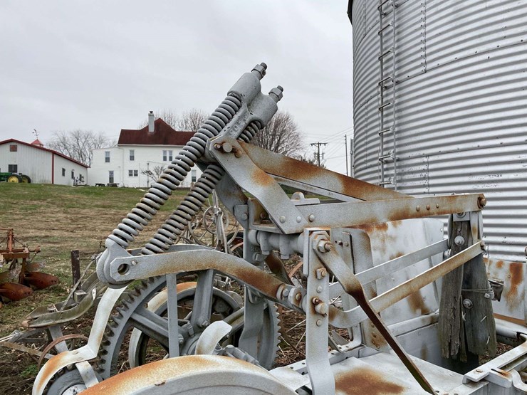 vintage-bale-press-on-steel-image-16