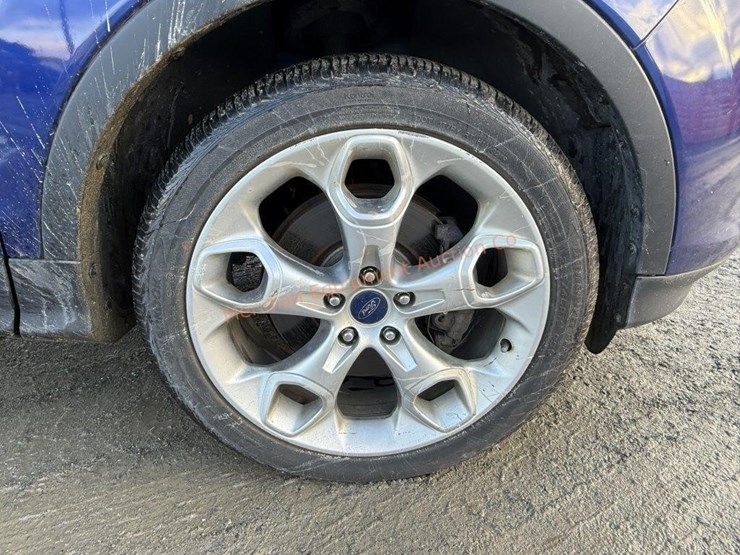 ford-escape-titanium-image-15