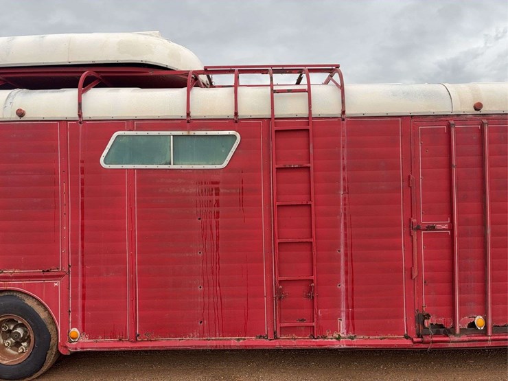 horse-transport-5th-wheel-livestock-trailer-image-33