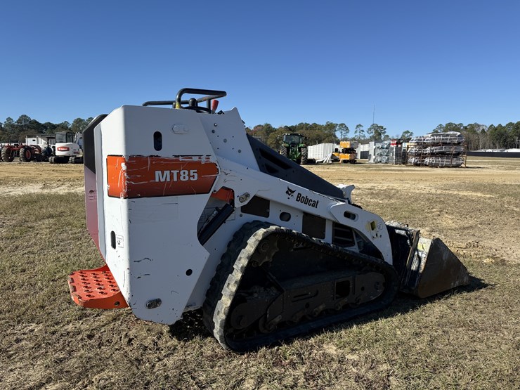 bobcat-mt85-image-3
