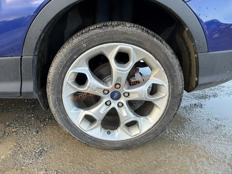 ford-escape-titanium-image-13