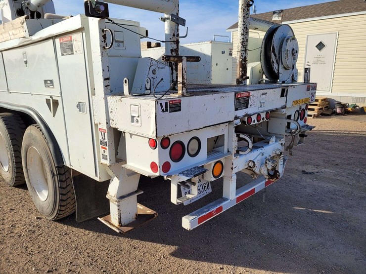 2009-international-harvester-sx525-truck-digger-derrick-truck-image-13