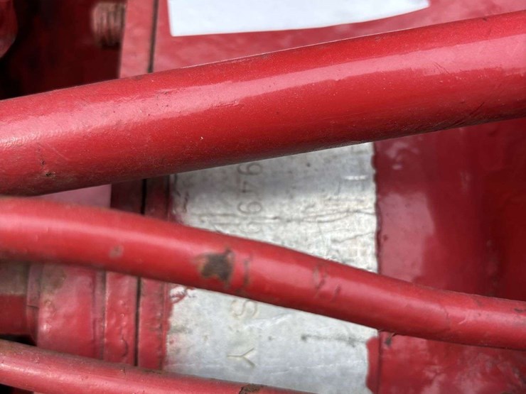 farmall-560-wide-front-(puller?)-image-33