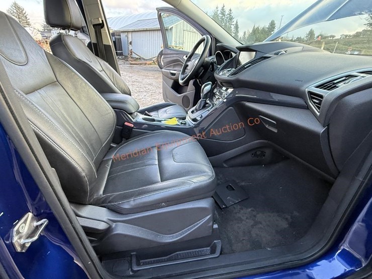 ford-escape-titanium-image-36