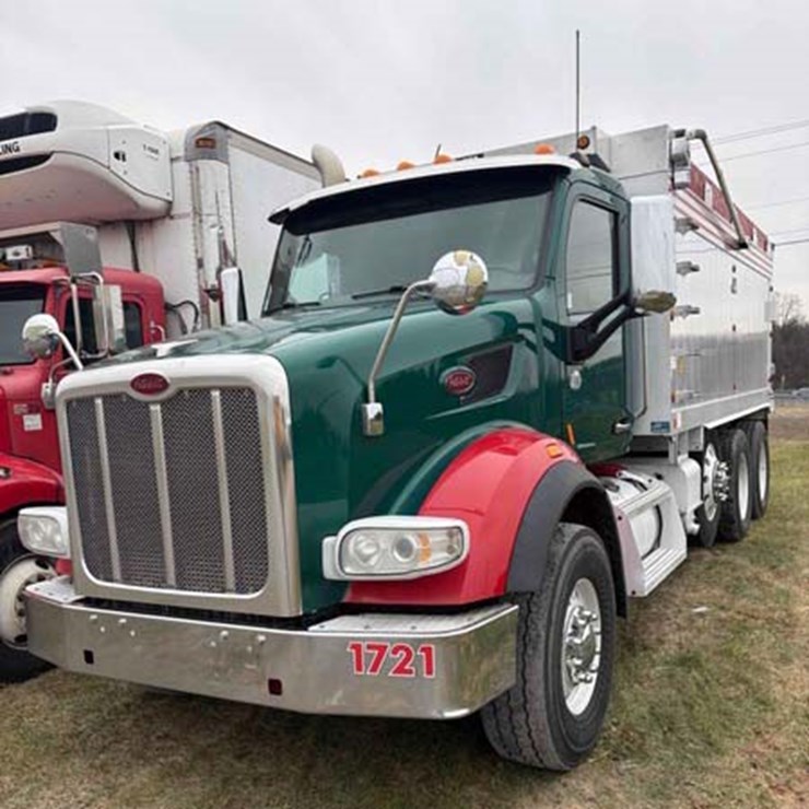 2017 PETERBILT 567
