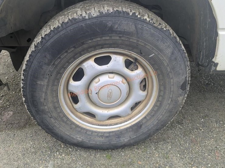 2010-ford-f150-xl-image-12