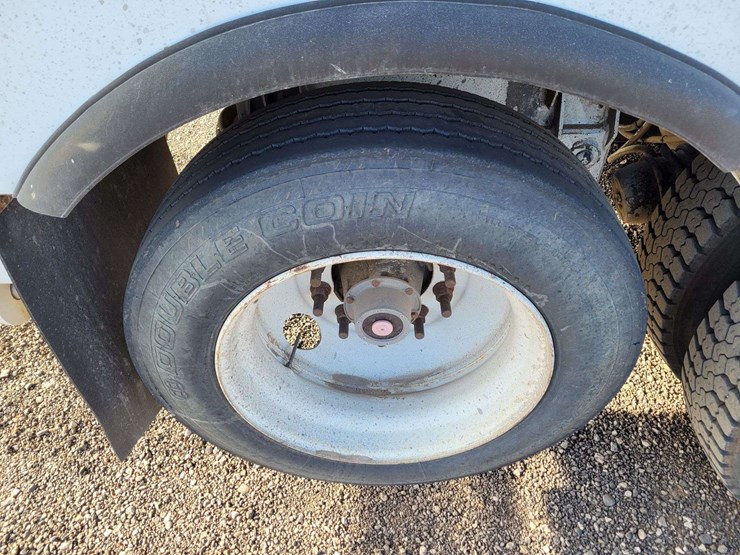 2013-international-harvester-sx525-truck-bucket-truck-image-22