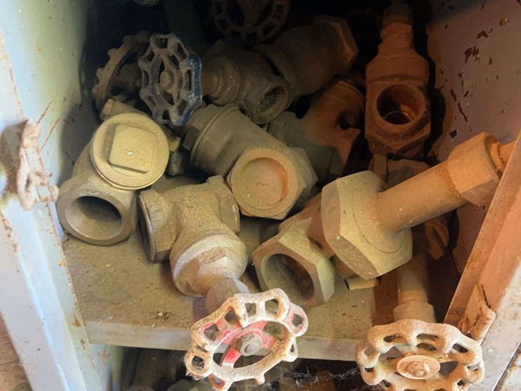 contents-of-shelving-image-8