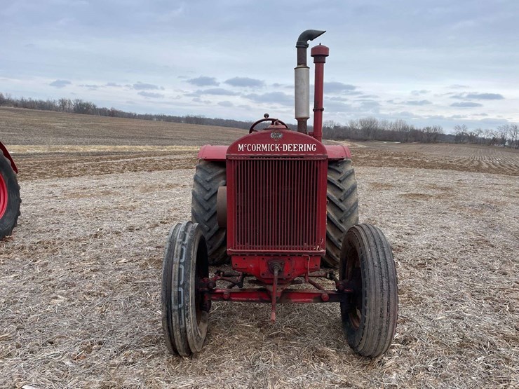 mccormick-deering-w-30-wide-front-on-rubber-image-9