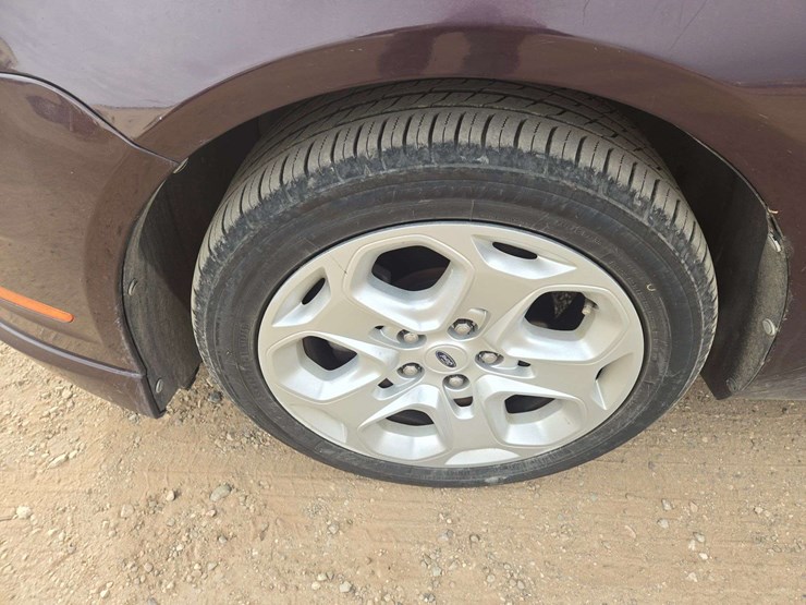 2011-ford-fusion-sedan-image-6