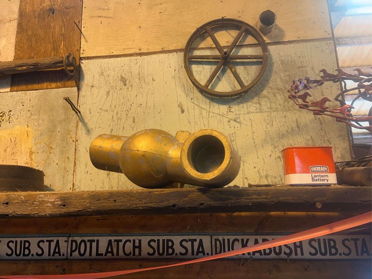 contents-of-wall-image-9