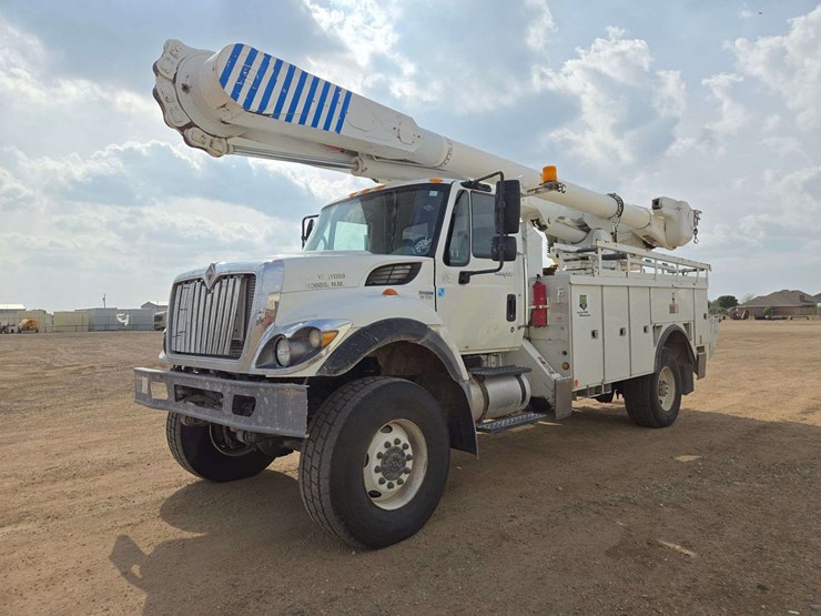 2009-international-7300-image-1