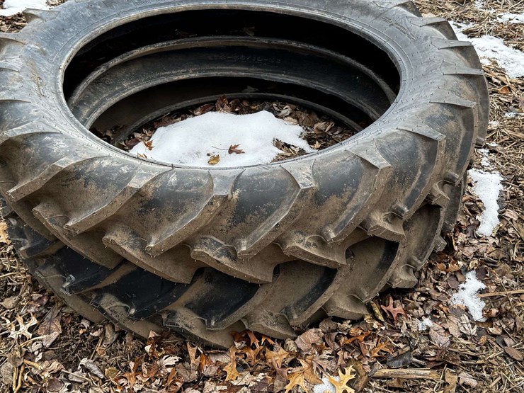 (2)-titan-11.2-36/10-36-tractor-tires-image-7