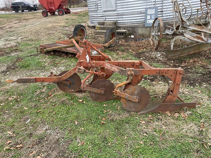 allis-chalmers-3-bottom-mounted-plow-image-2