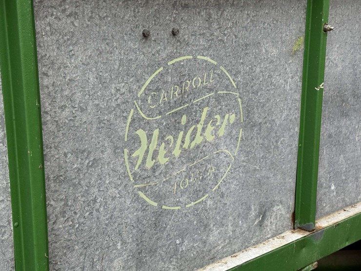 heider-12'-box-wagon-on-john-deere-running-gear-image-15