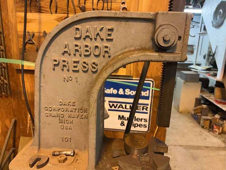 metal-working-table-image-28