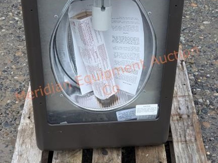 2--flagpole-lights-image-4