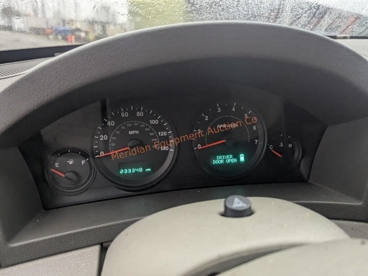 jeep-grand-cherokee-laredo-image-13