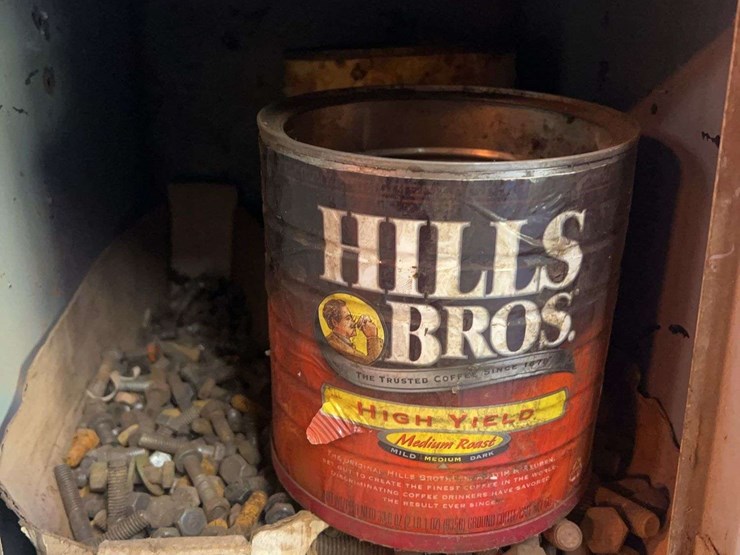 contents-of-shelving-image-15