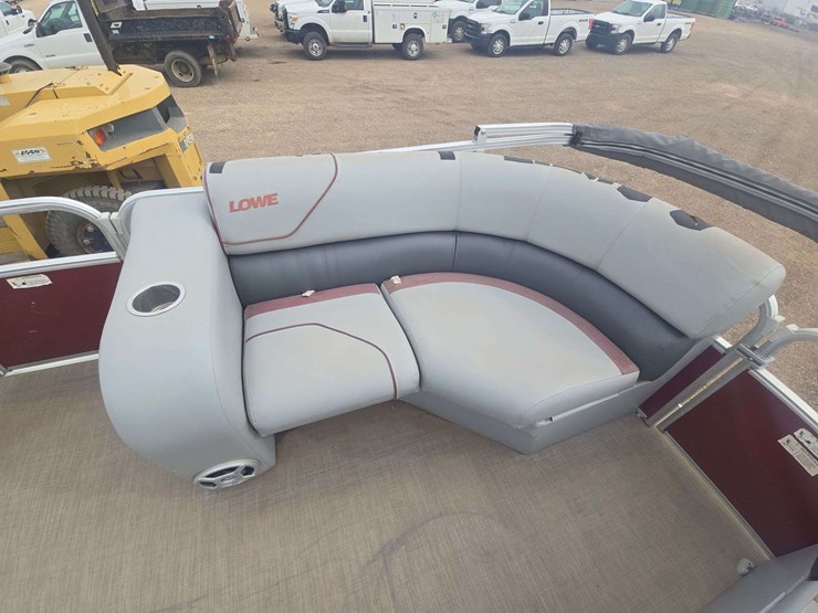 2017-lowe-ss210-pontoon-boat-image-14