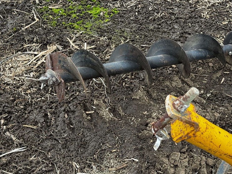 9"-pto-3-pt-post-hole-digger-image-3