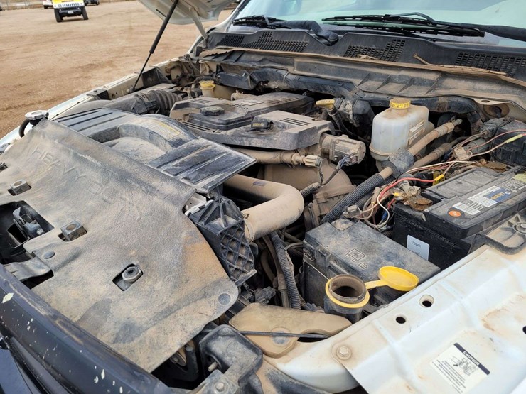 2012-ram-5500-chassis-regular-cab-2d-bucket-truck-image-13