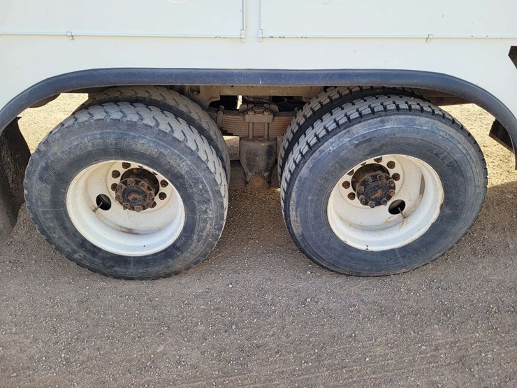 2009-international-harvester-sx525-truck-digger-derrick-truck-image-35