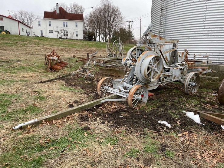 vintage-bale-press-on-steel-image-1