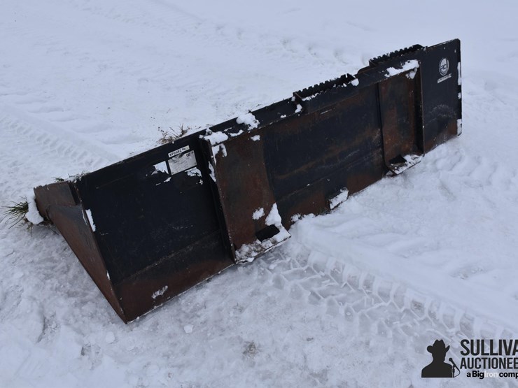 cat-material-bucket-image-7