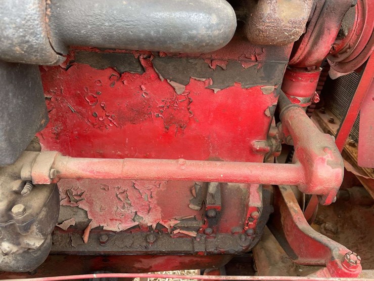 mccormick-deering-wk-40-wide-front-on-rubber-image-34