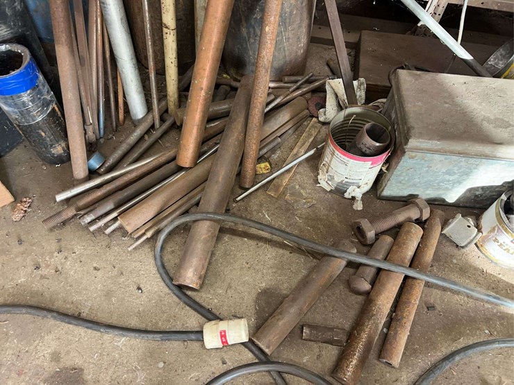 metal-shelving-and-tools-image-18