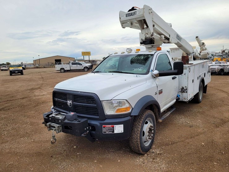 2012-ram-5500-chassis-regular-cab-2d-bucket-truck-image-1