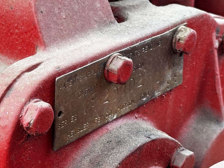 farmall-f-20-narrow-front-on-rubber-image-28