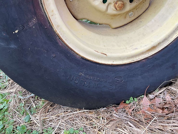 gravity-flow-wagon-image-11