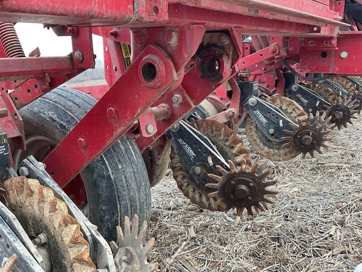 case-ih-cyclo-air-6-row-planter-image-53
