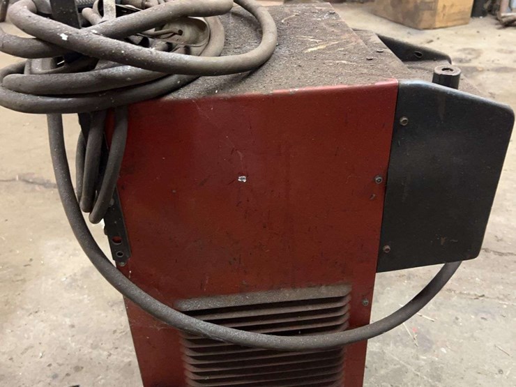 century-plasma-cutter-image-9