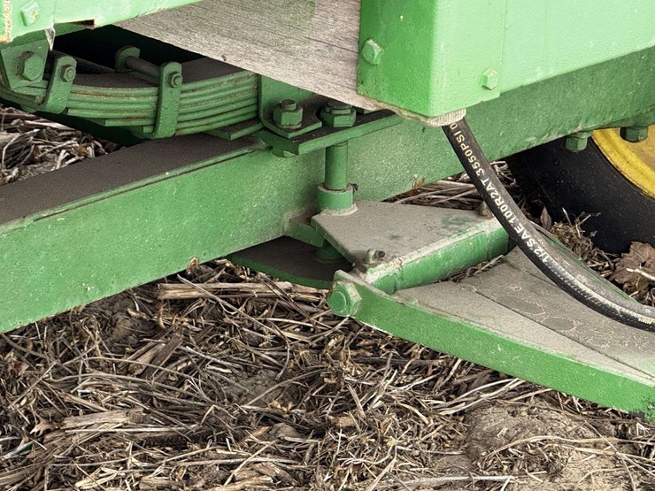 heider-12'-box-wagon-on-john-deere-running-gear-image-9