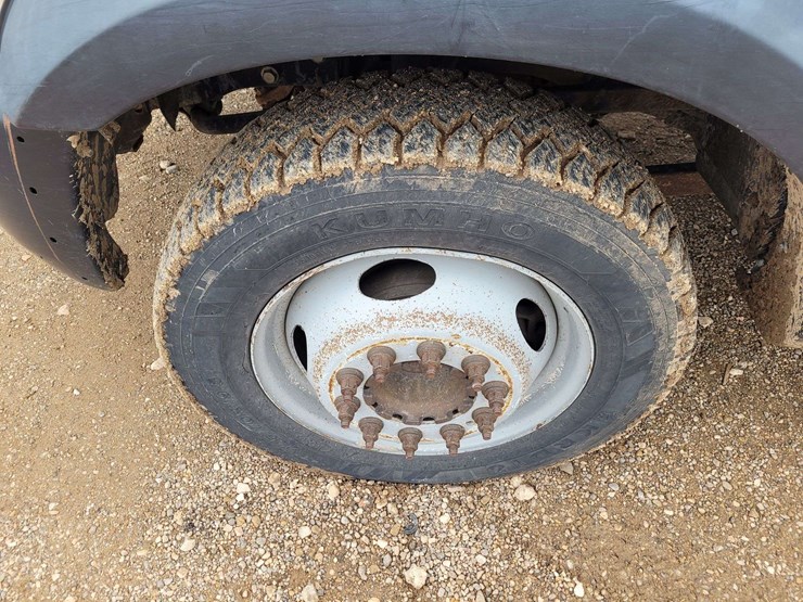 2012-ram-5500-chassis-regular-cab-2d-bucket-truck-image-15