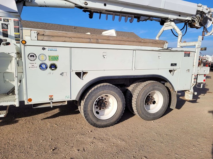 2009-international-harvester-sx525-truck-digger-derrick-truck-image-16