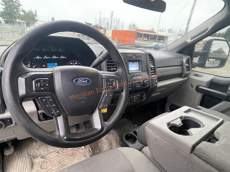 2021-ford-f350-xl-image-18