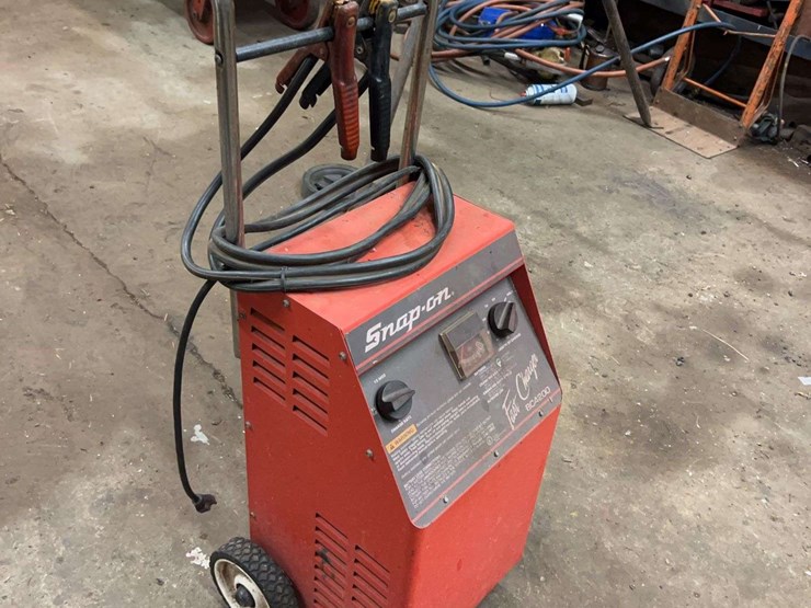 snap-on-battery-charger-image-2