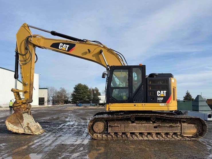 2015-caterpillar-335fl-image-1