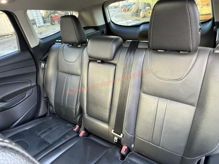 ford-escape-titanium-image-22