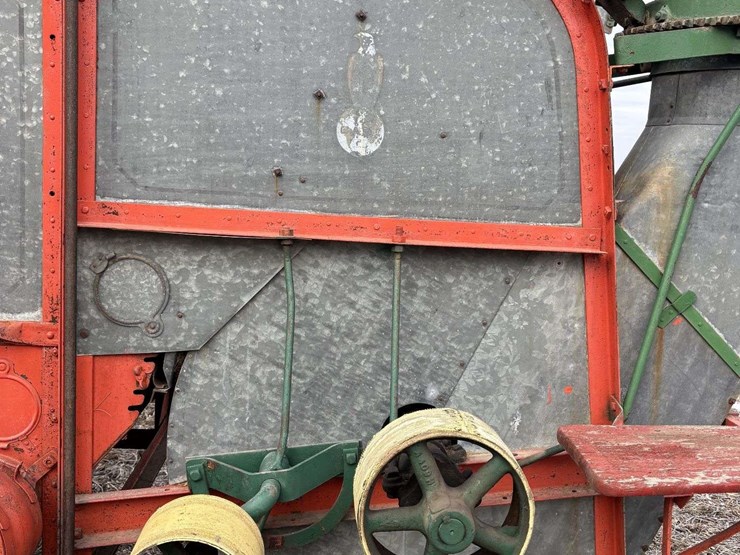 case-28x46-thresher-on-steel-image-30