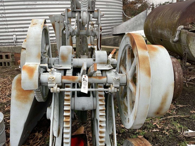 vintage-bale-press-on-steel-image-12