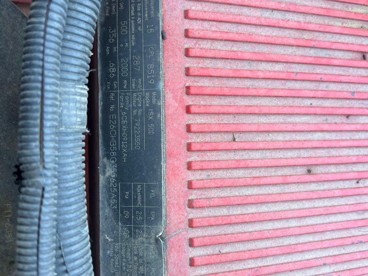 2007-peterbilt-379-tri-axle-dump-truck-image-27